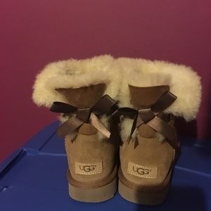 UGG BOOTS (WORN)